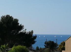 Sanary les gorguettes, studio avec terrasse vue mer